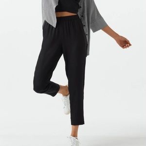 VETTA Black Cropped Pants
